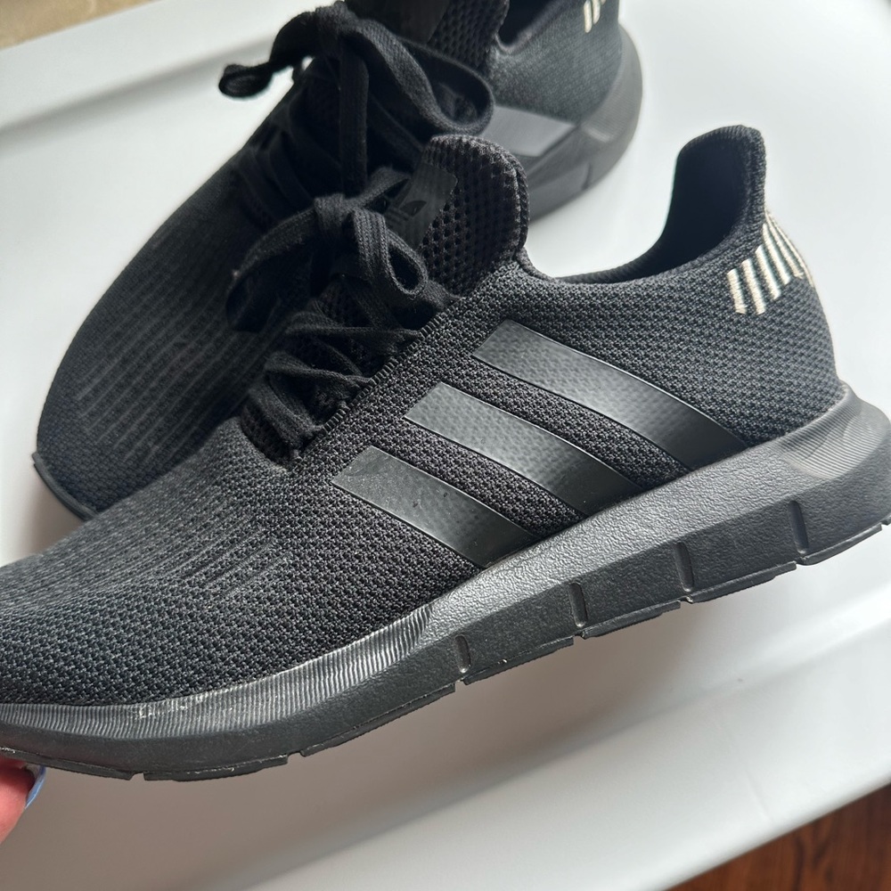 Adidas Swift Run women’s size 10